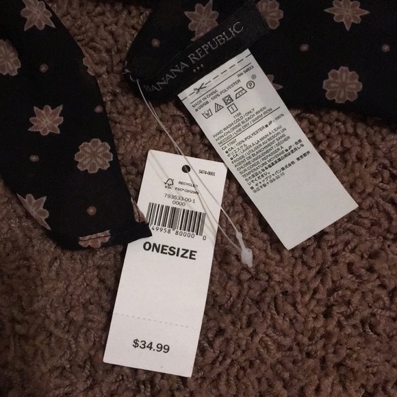 Banana Republic Floral Geo Print Neckerchief - Picture 4 of 8